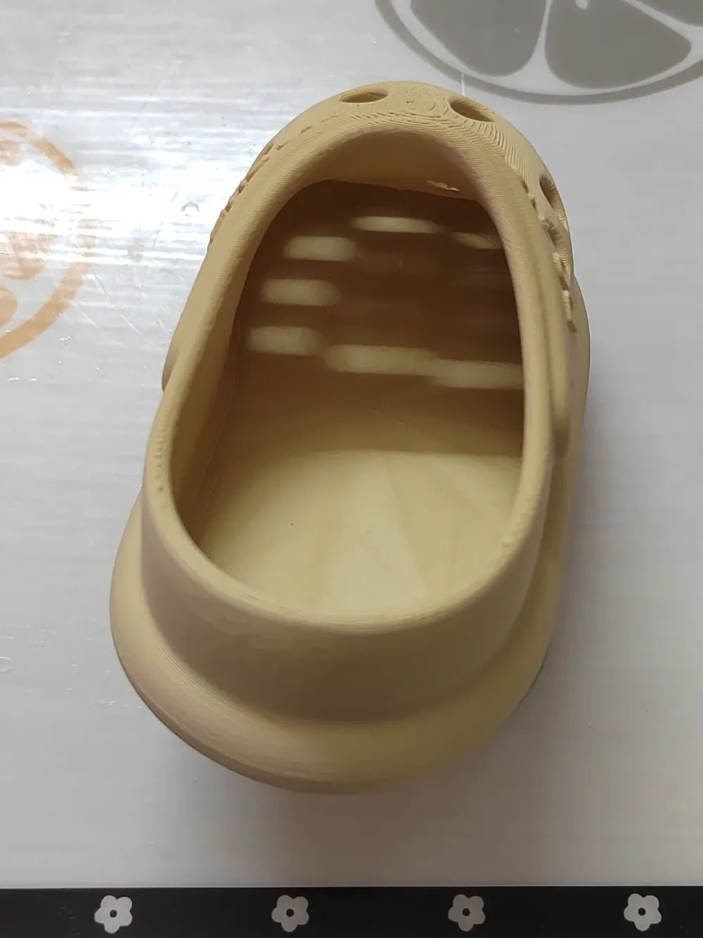Cenicero con forma de crocs